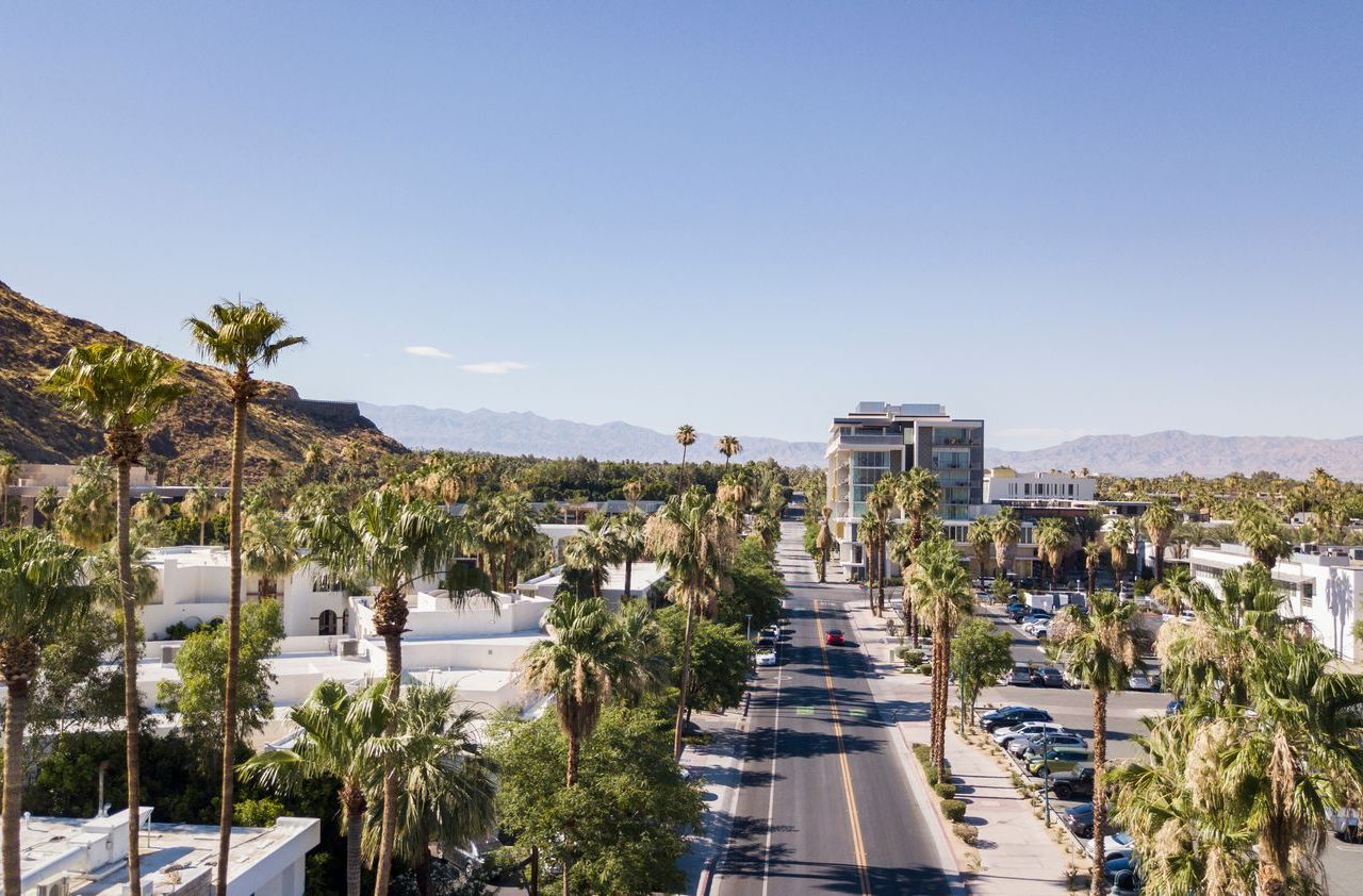 Phoenix · Palm Springs (433 Km)