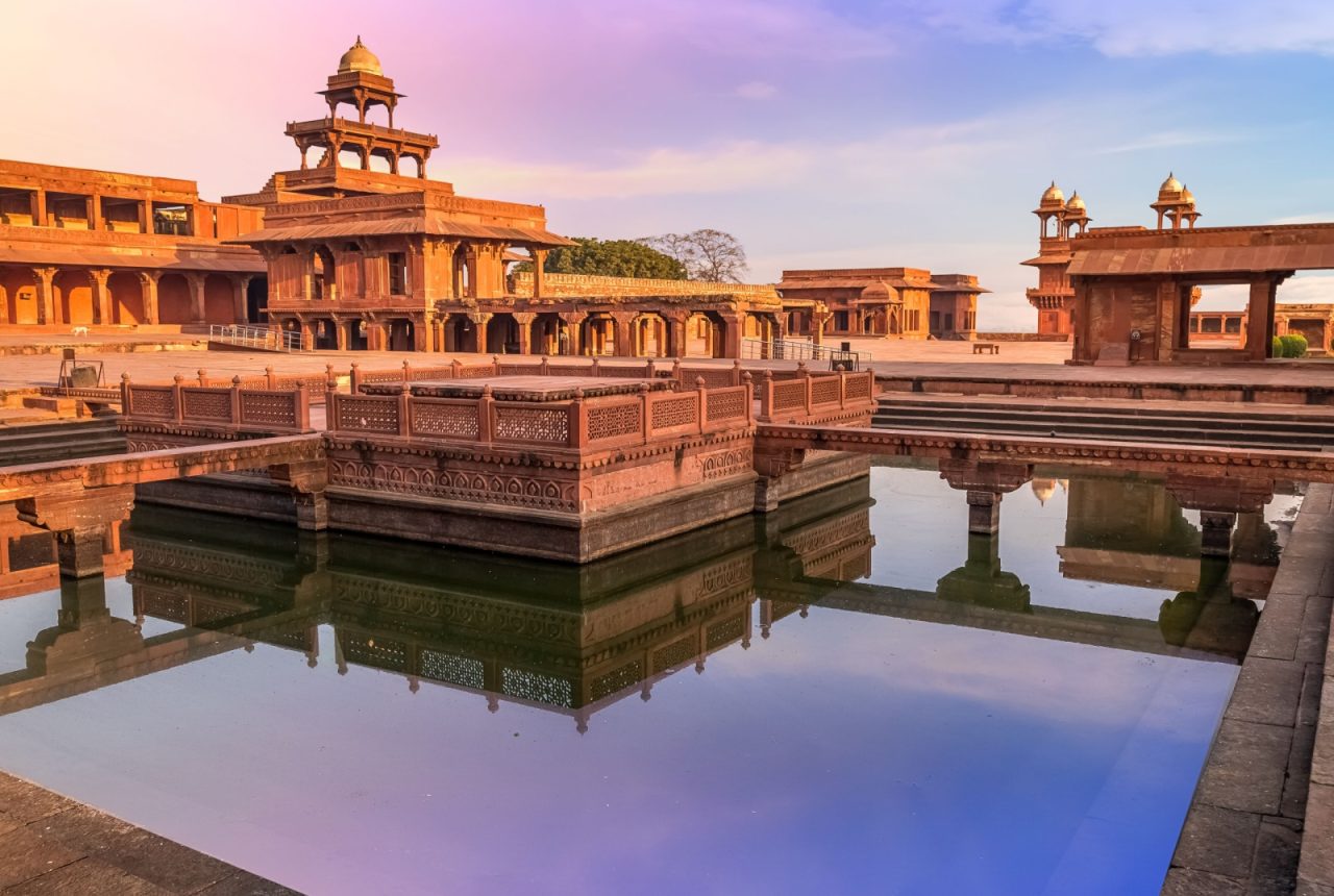 Il Panch Mahal e la vasca Anup Talao a Fatehpur Sikri