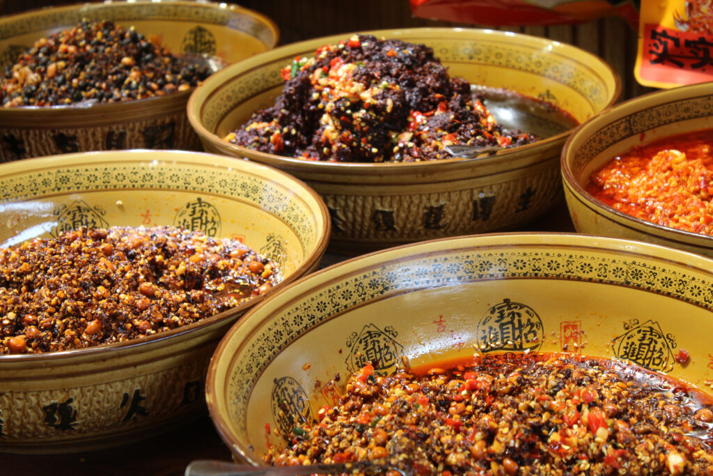 Le paste di peperoncino, il cuore della cucina piccante di Chongqing