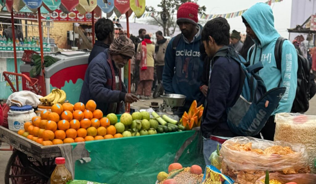 Il carretto della frutta, per strada