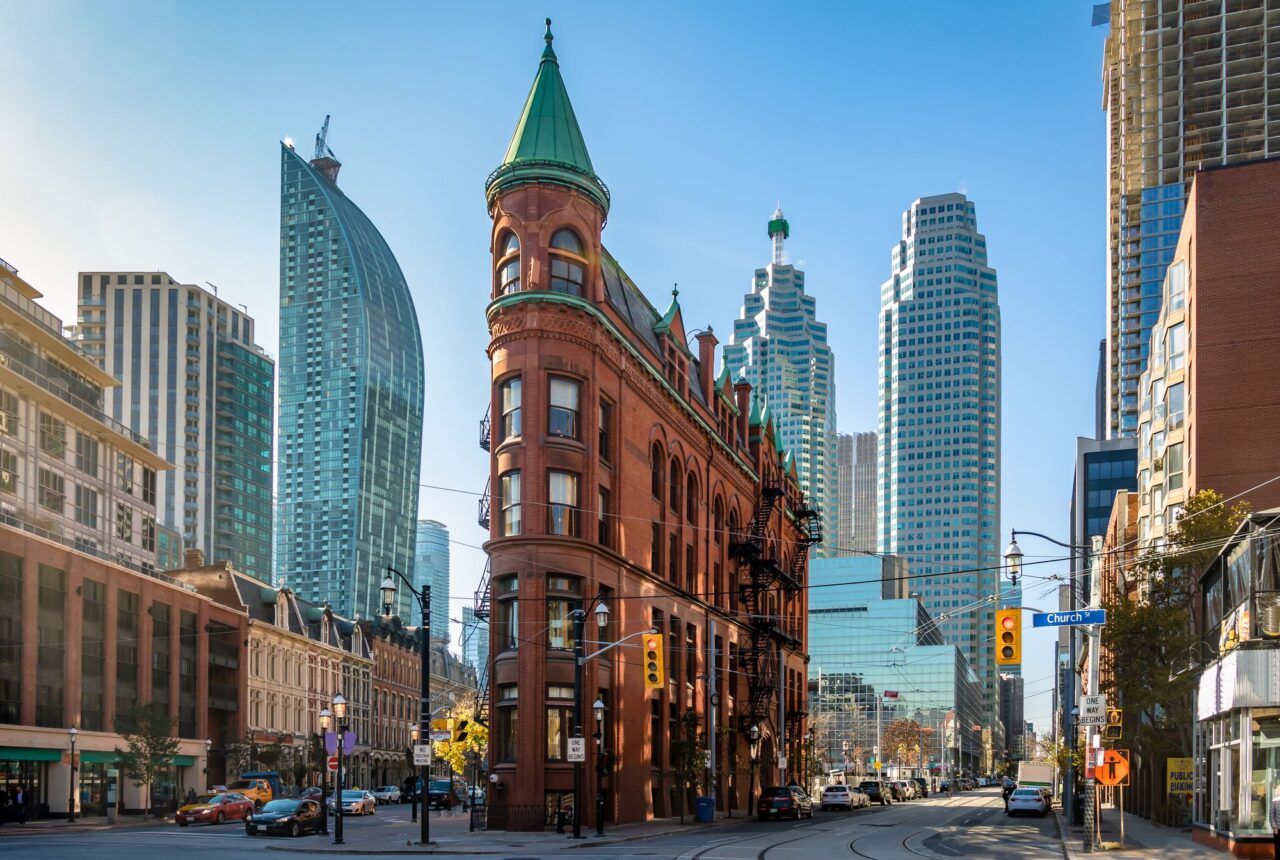 Il Gooderham Building e lo skyline di Toronto