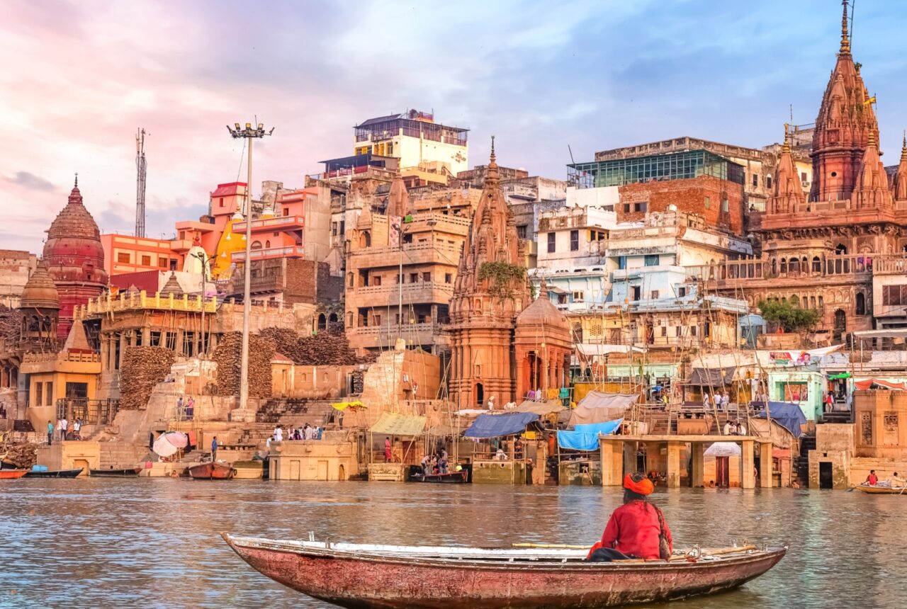 In barca sul Gange a Varanasi