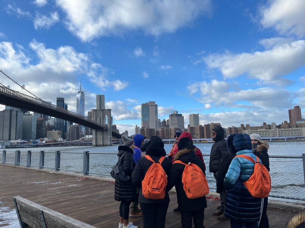 Lower Manhattan e il ponte di Brooklyn da Brooklyn Bridge Park