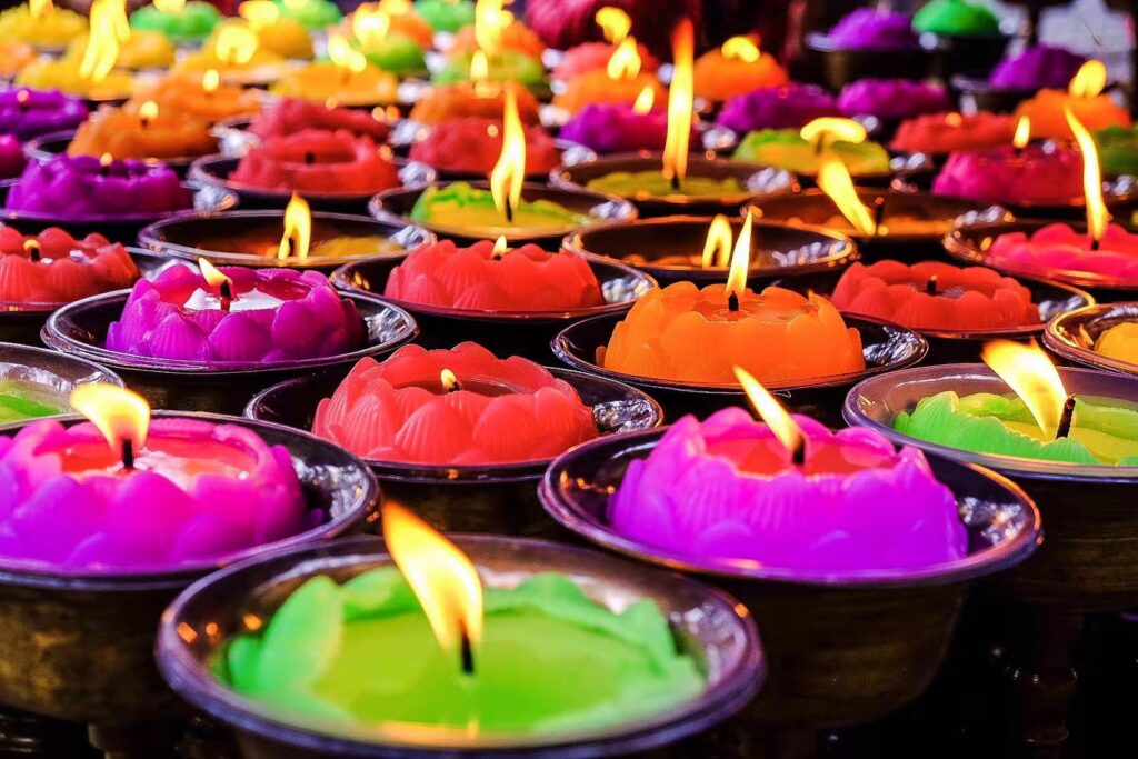 Candele votive a forma di fiore di loto
